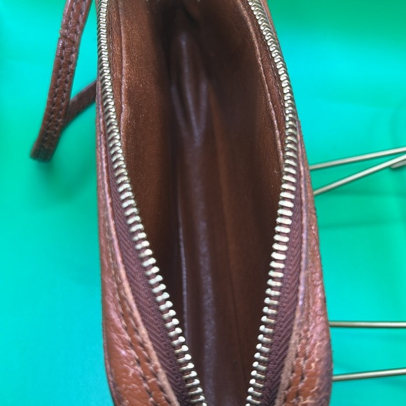 Vintage Louis Vuitton Pouchette Wristlet - Picture 4 of 15